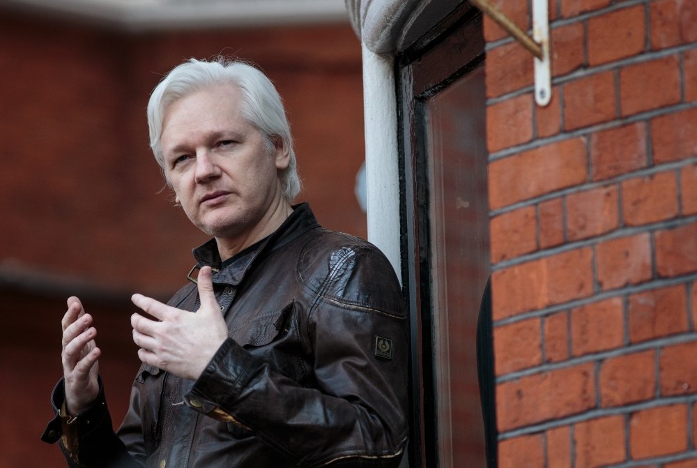 Julian Assange: Το Ecuador ανακαλεί την χορήγηση υπηκοότητας στον ιδρυτή του WikiLeaks