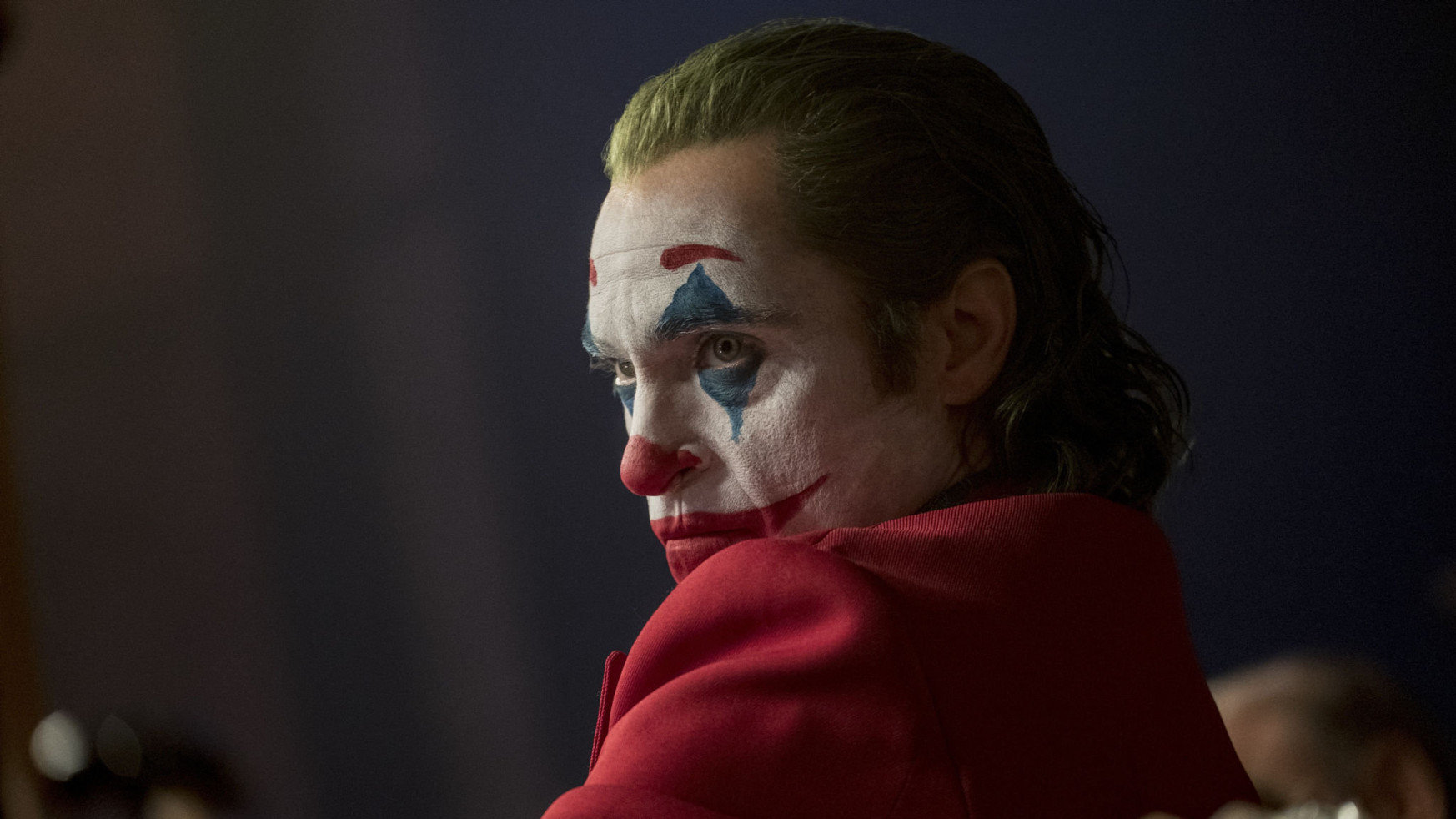 Χοακίν Φοίνιξ: Μετά την skinny εκδοχή στο Joker μεταμορφώνεται ξανά – Πήρε αρκετά κιλά κι έχει άσπρα μαλλιά