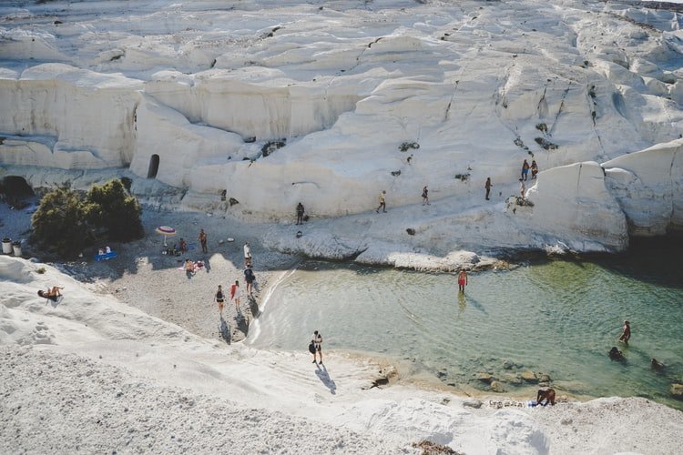 Ρεκόρ κρατήσεων για τη Μήλο και το φετινό καλοκαίρι