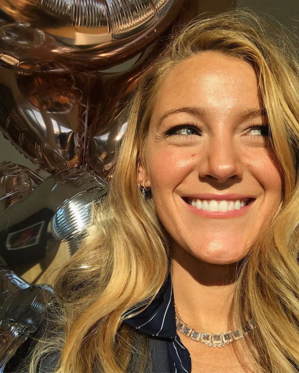 Το “Pressed Flower” μανικιούρ της Blake Lively είναι αυτό που θέλουμε να δοκιμάσουμε ASAP!