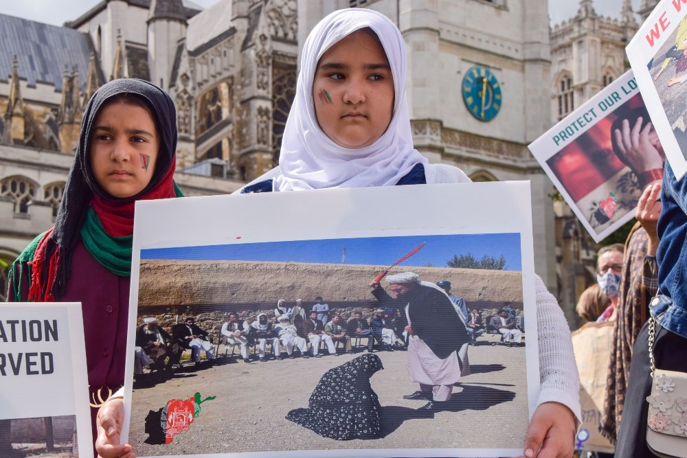 Οι φόβοι επιβεβαιώθηκαν: Ταλιμπάν σκότωσαν γυναίκα επειδή δεν φόρεσε μπούρκα