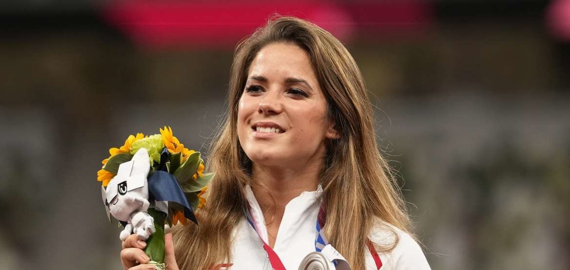 Ολυμπιονίκης έβαλε σε δημοπρασία το μετάλλιό της για να χειρουργηθεί ένα 8 μηνών βρέφος