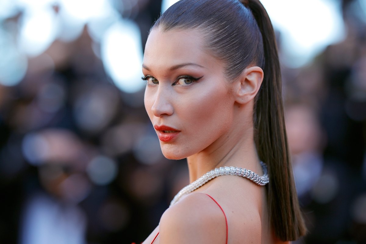 Bella Hadid: Μιλά για την κατάθλιψη και το άγχος – «Είχα έναν εξουθενωτικό ψυχικό και σωματικό πόνο»