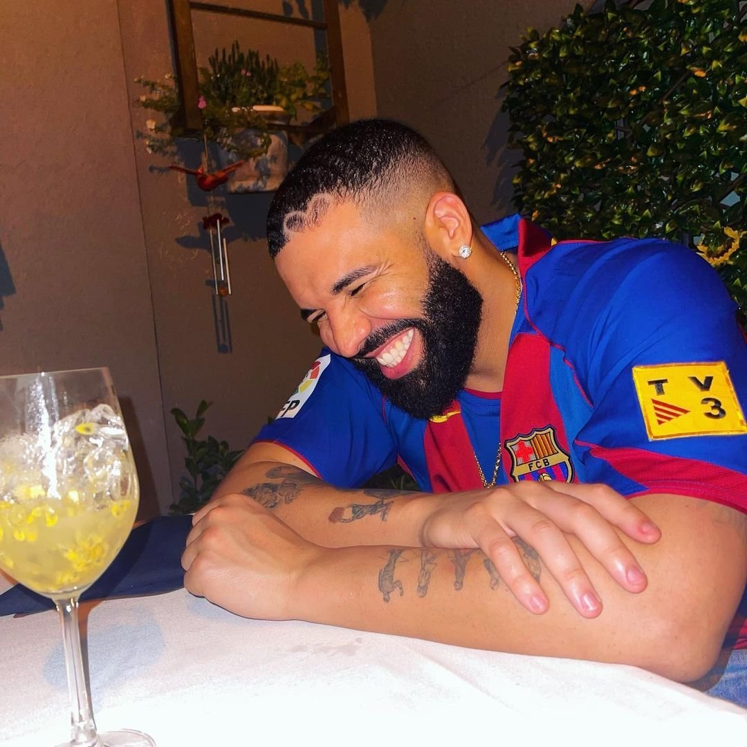 Drake: Κυκλοφορεί το νέο του άλμπουμ λίγες μέρες μετά το «Donda» του West