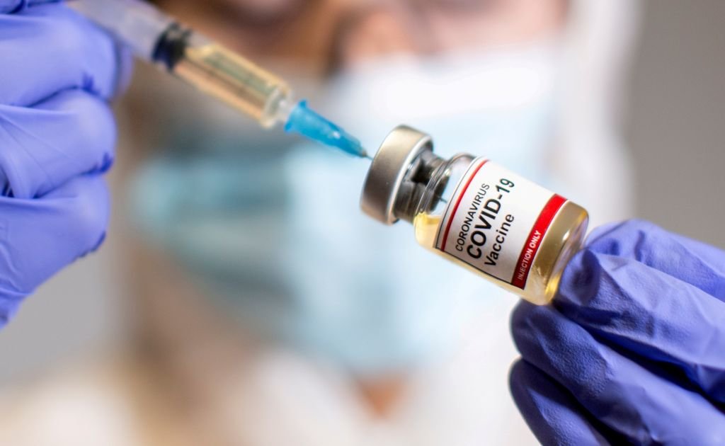 Τα νέα μέτρα για τους ανεμβολίαστους: Θα γίνει υποχρεωτικός ο εμβολιασμός;