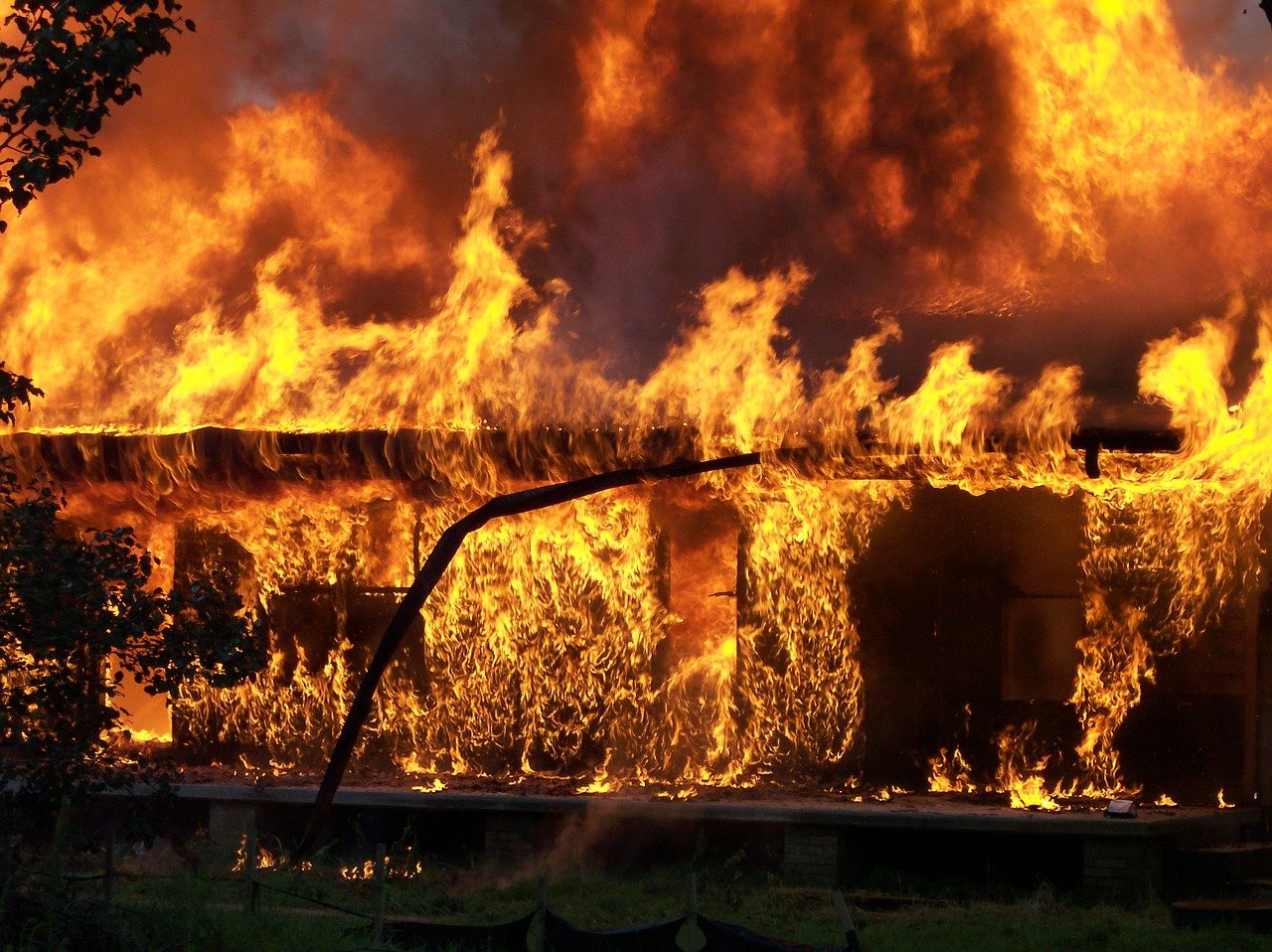 Πυρκαγιά στην Ηλεία: Εγκλωβισμένοι 150 άνθρωποι στο χωριό Κλαδέος – Ένας ύποπτος για εμπρησμό