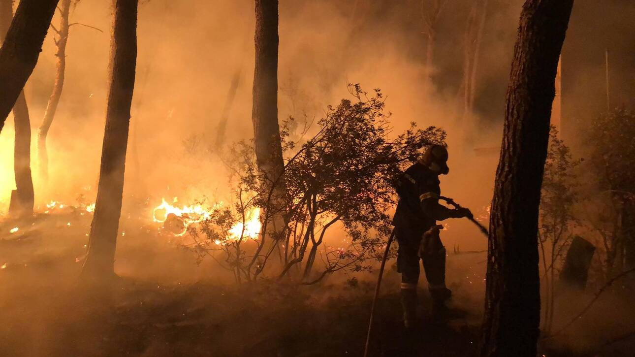 Φωτιά στη Ρόδο: Εντολή για εκκένωση του χωριού Απόλλωνας