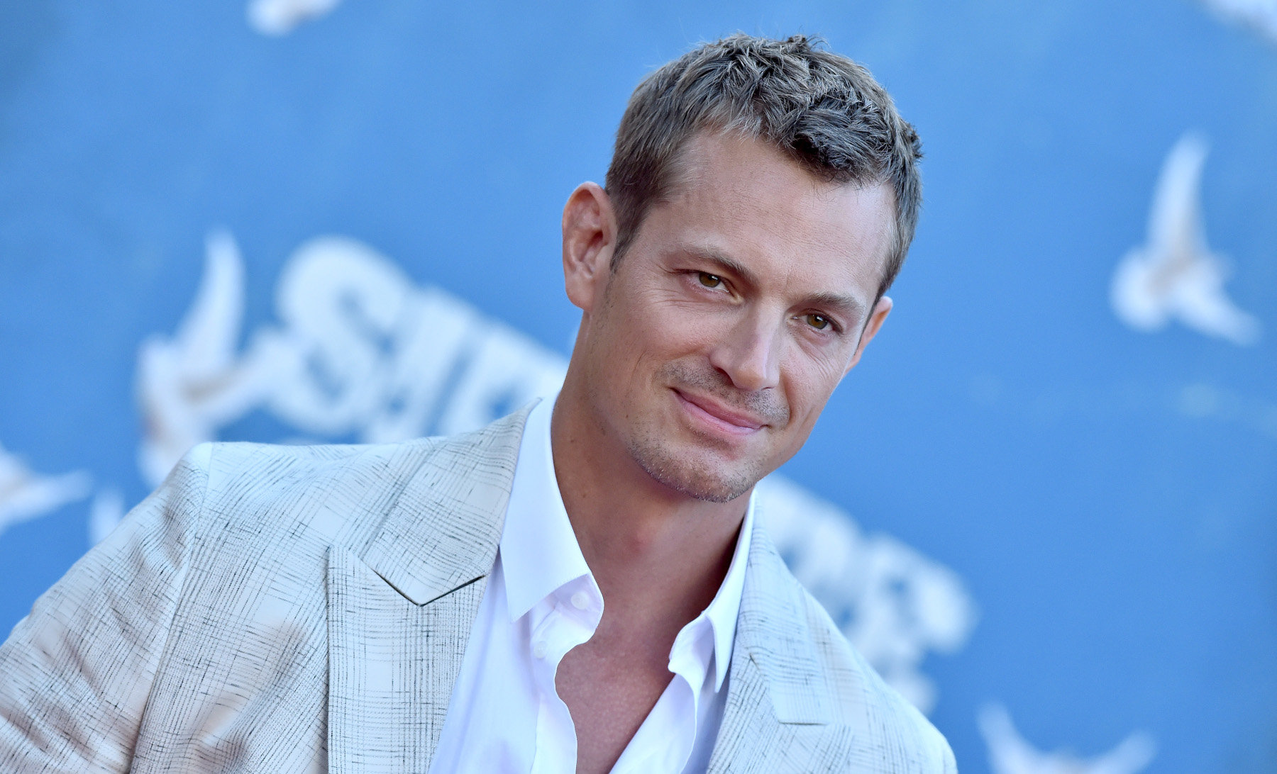 Joel Kinnaman: Διερευνάται καταγγελία για βιασμό εις βάρος του πρωταγωνιστή του Suicide Squad