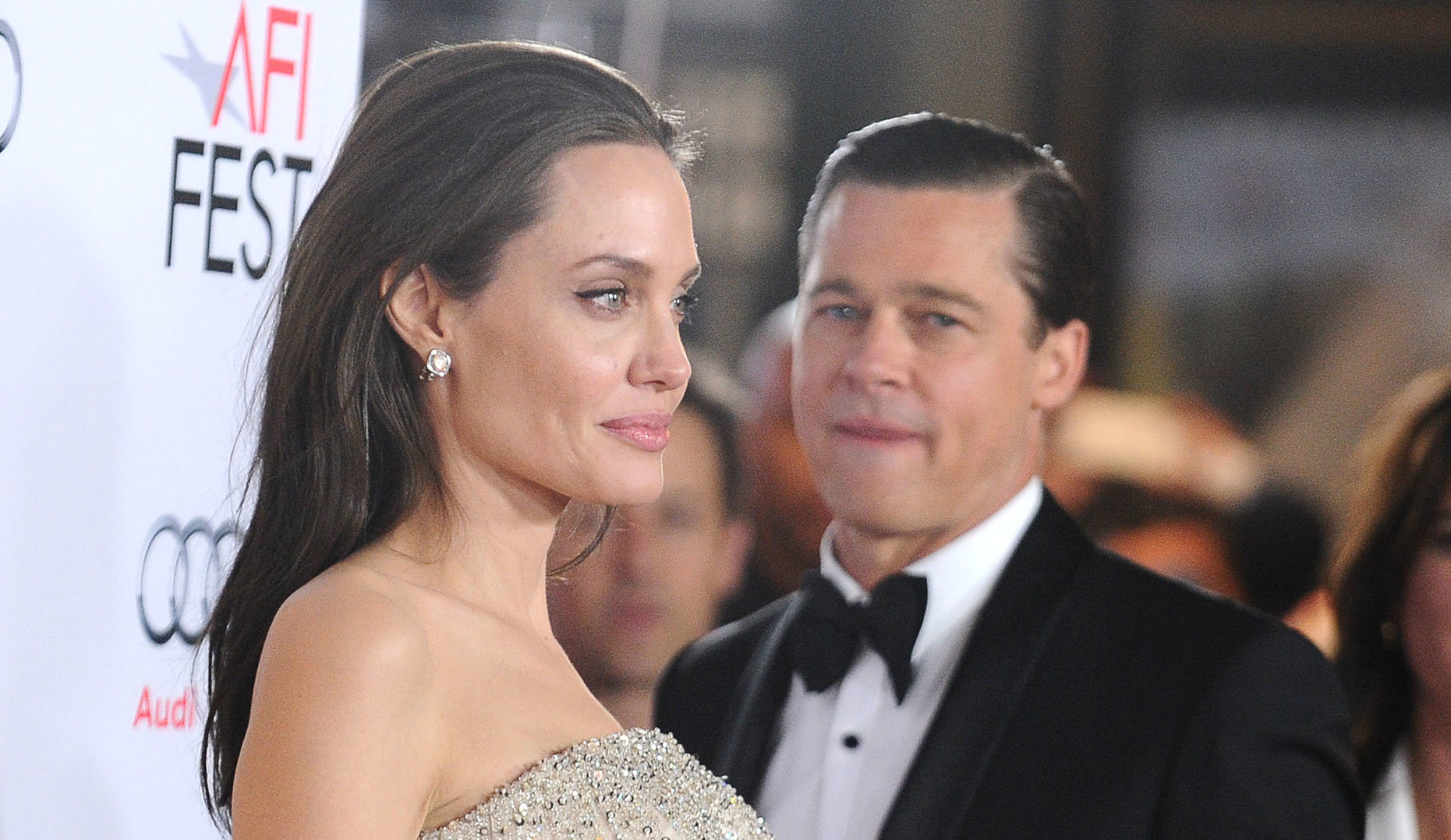 Αποκάλυψη για Angelina Jolie: Εκείνη διέρρευσε τις φωτογραφίες με τον Pitt όσο ήταν παντρεμένος με την Aniston
