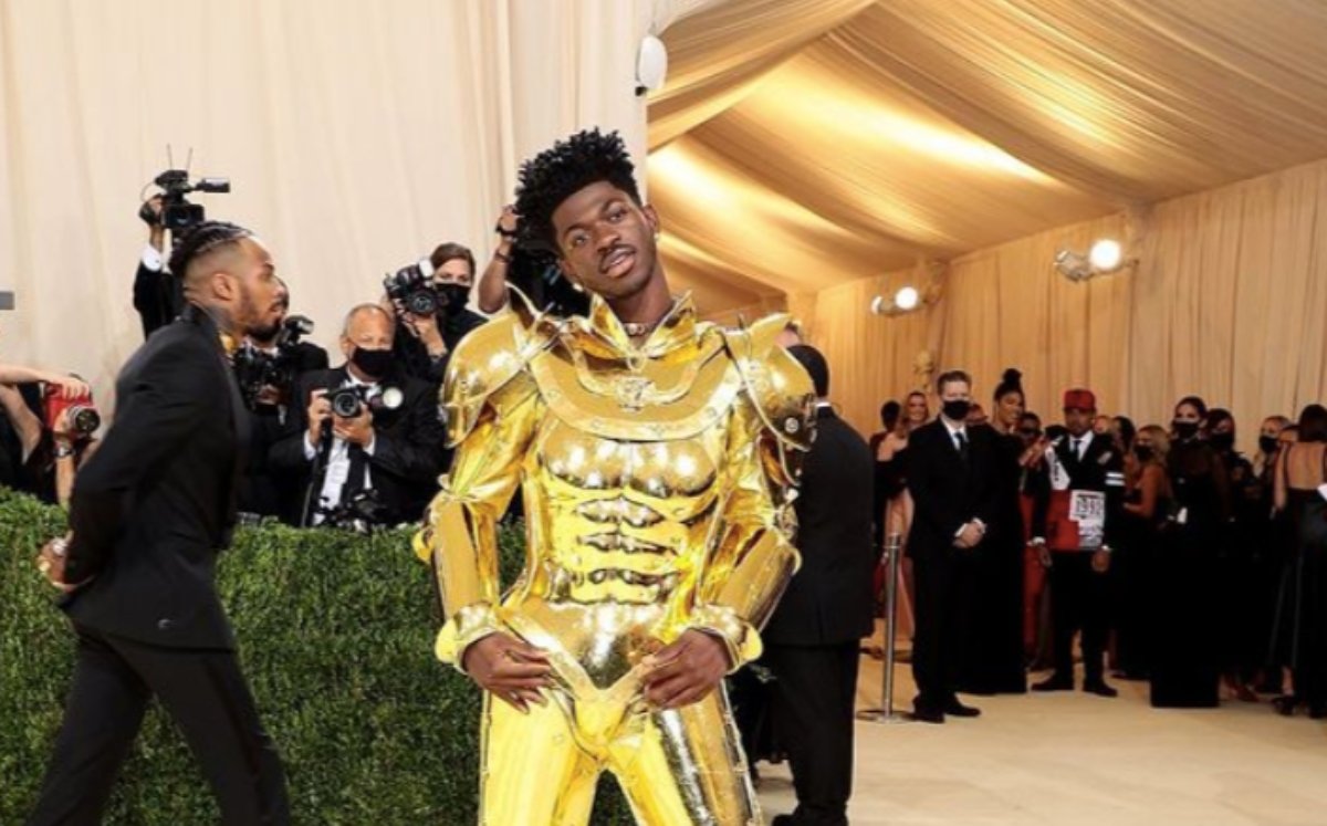 Met Gala: O Lil Nas X ντύθηκε ρομπότ και μαγνήτισε όλα τα βλέμματα