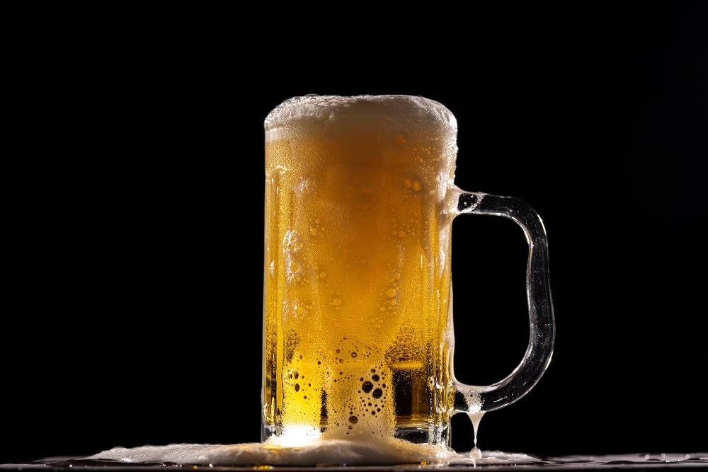 Γυναίκα απολύθηκε επειδή είχε πιει μπύρες πριν την βάρδιά της – Δικαιώθηκε με αποζημίωση 5.000 λίρων