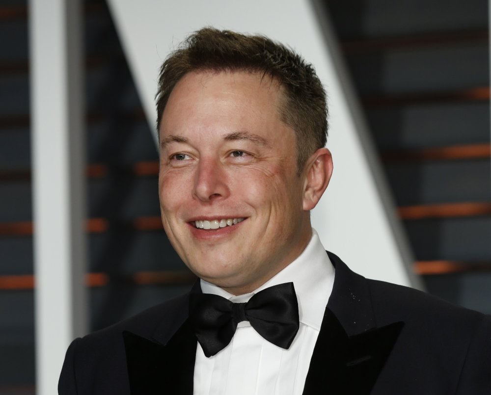 Elon Musk: Έβαλε για πλάκα ήχους «αερίων» στην κόρνα του Tesla