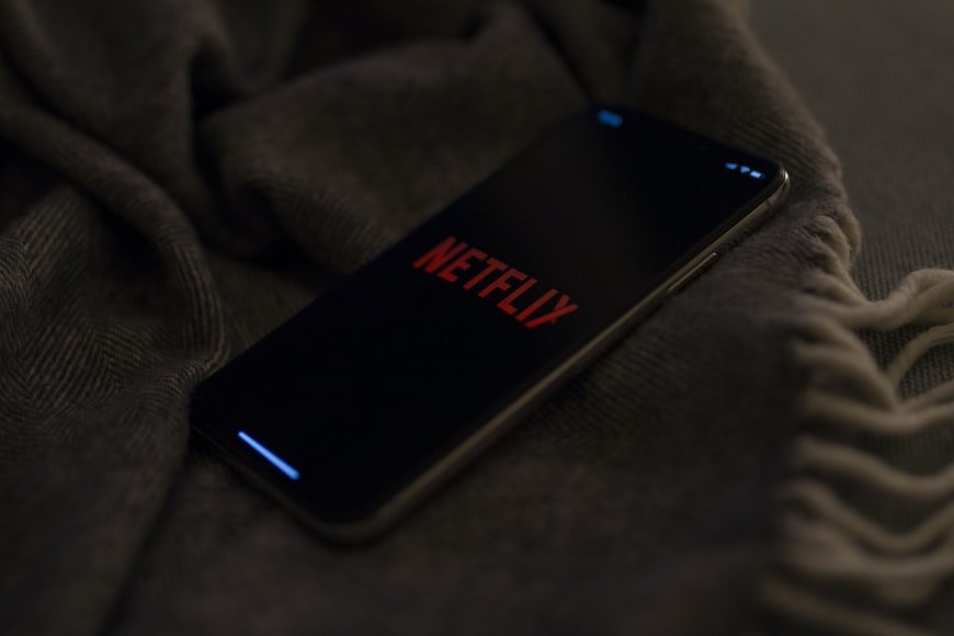 Netflix: Για πρώτη φορά δοκιμάζει τη δωρεάν συνδρομή