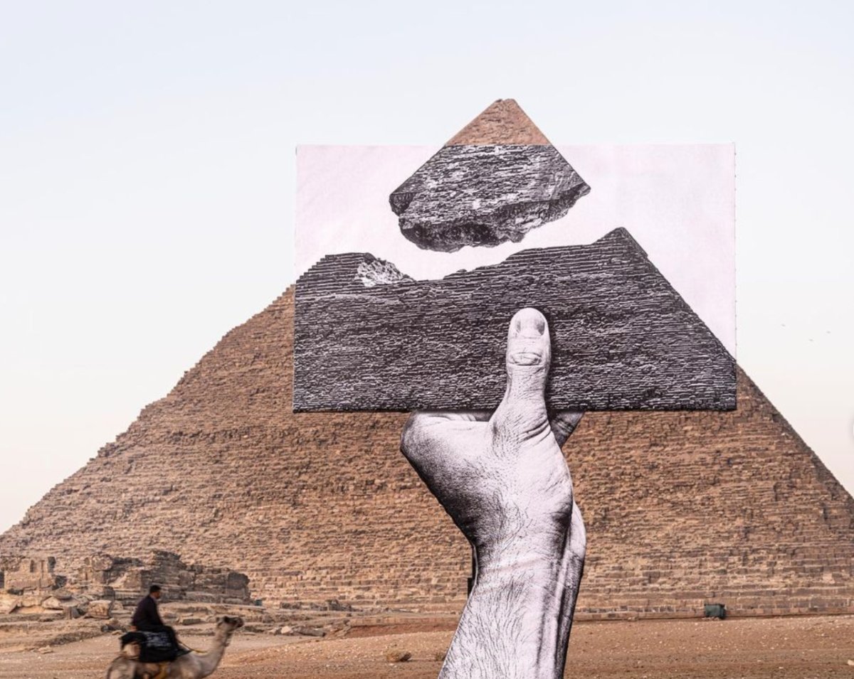 Καλλιτέχνης JR: Στη νέα του οπτική ψευδαίσθηση «ανατινάζει» την κορυφή της μεγάλης πυραμίδας της Γκίζας