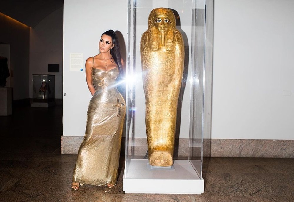 Kim Kardashian: O παράδοξος τρόπος που βοήθησε να επιστραφεί ένα κλεμμένο φέρετρο πίσω στην Αίγυπτο