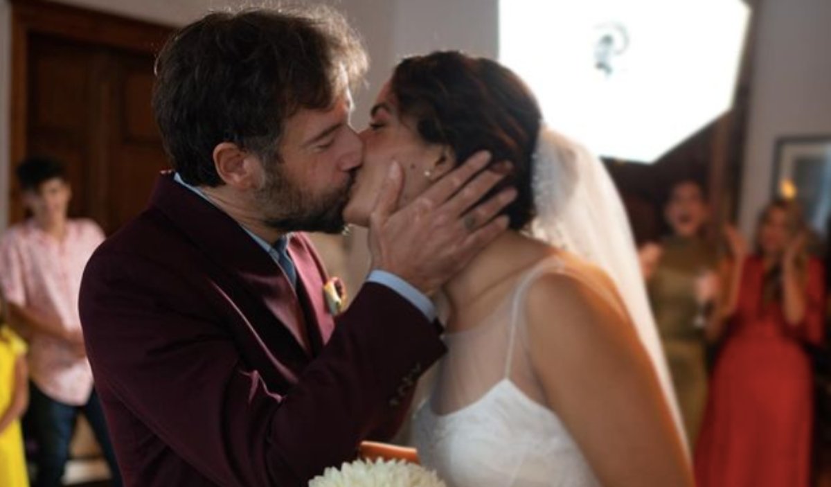 Κωστής Μαραβέγιας: Η φωτογραφία του τρυφερού φιλιού με τη Σωτηροπούλου και το μήνυμα αγάπης στο Instagram