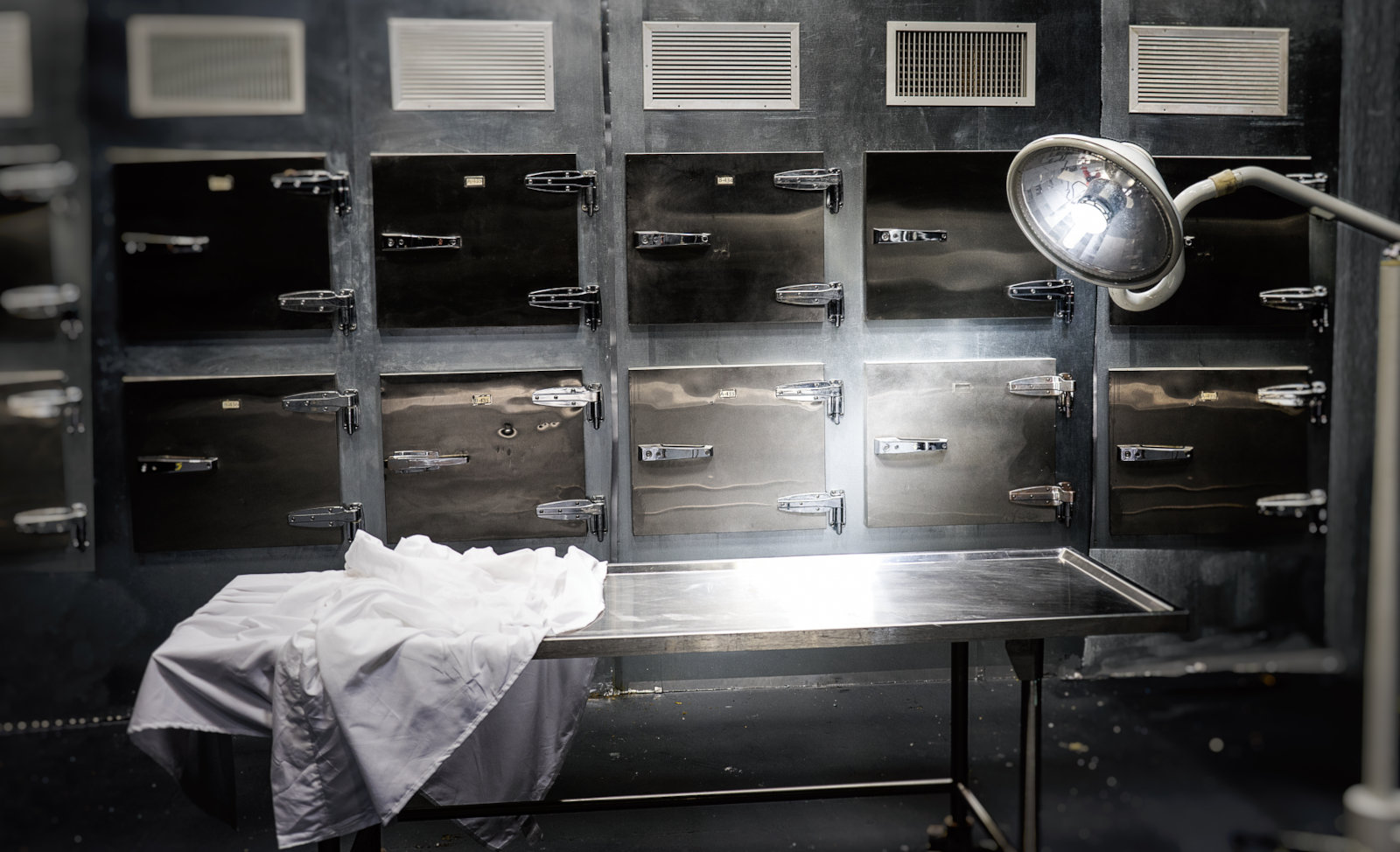 ΠΟΕΔΗΝ: Για μήνες στα ψυγεία οι νεκροί από κορονοϊό – Οι συγγενείς τους ζητούν νεκροψίες