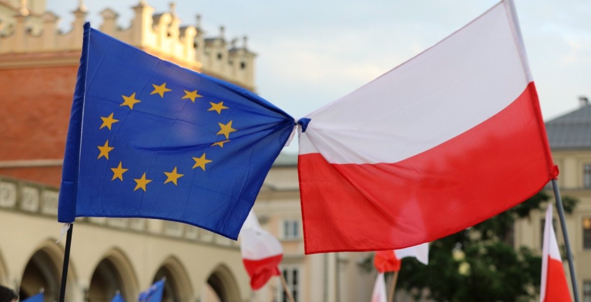Polexit: Στα άκρα οι σχέσεις Πολωνίας-Ε.Ε. μετά την απόφαση του Ανώτατου Δικαστηρίου