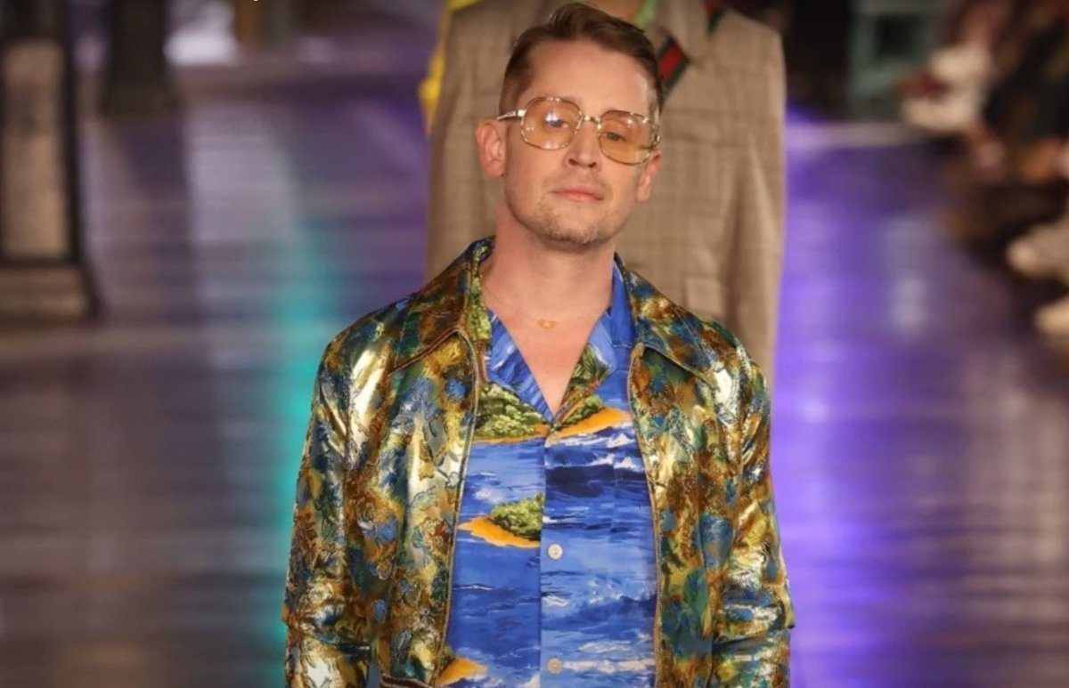 Macaulay Culkin: Έκανε την πιο απρόσμενη εμφάνιση – Περπάτησε ως μοντέλο στη πασαρέλα του Gucci