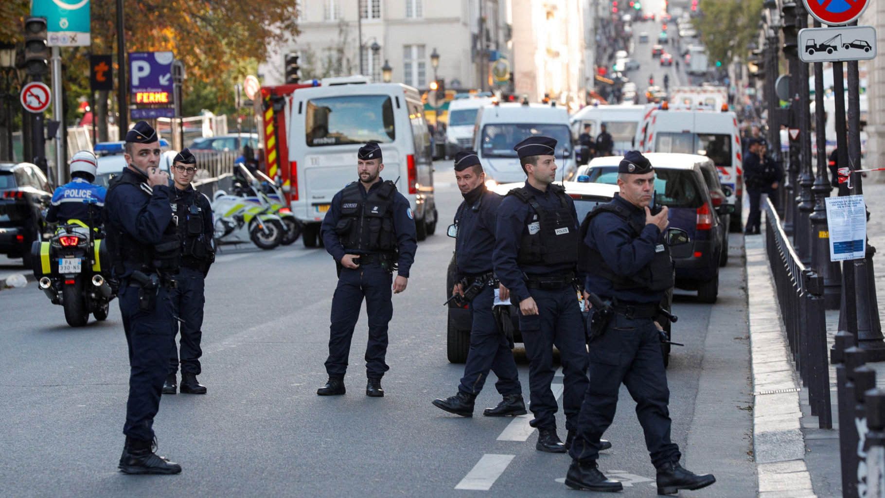 Παρίσι: Αστυνομικοί πυροβόλησαν άνδρα με μαχαίρι – Φώναξε «Allahu Akbar»