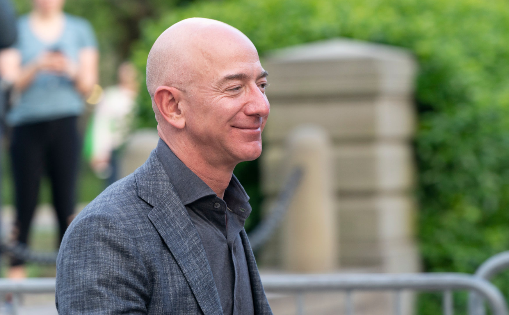 Ο Jeff Bezos αντιγράφει Zuckerberg: Αγόρασε έπαυλη 105 εκατ. στα «πεδία της λάβας» στη Χαβάη