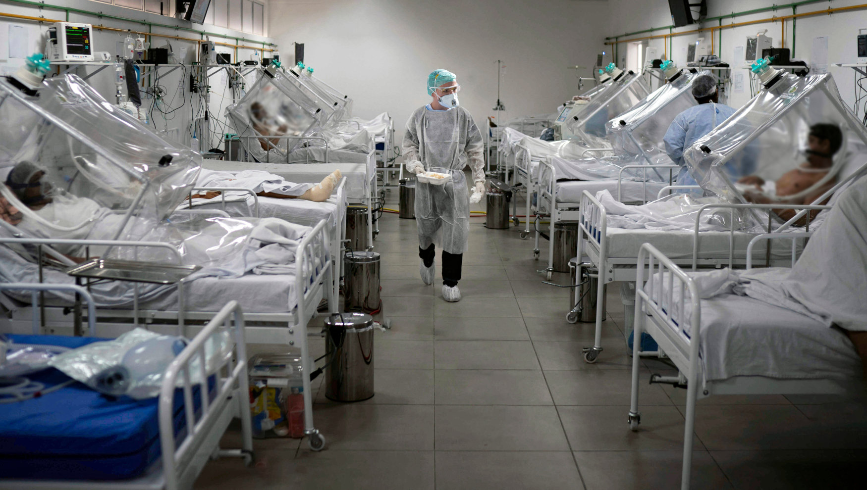 Στα όρια της νοσηλεύτρια: «Στάζω, διψάω, φοβάμαι» – 17 ανεμβολίαστοι σε νοσηλεία, δεν πίστευαν στον κορωνοϊό