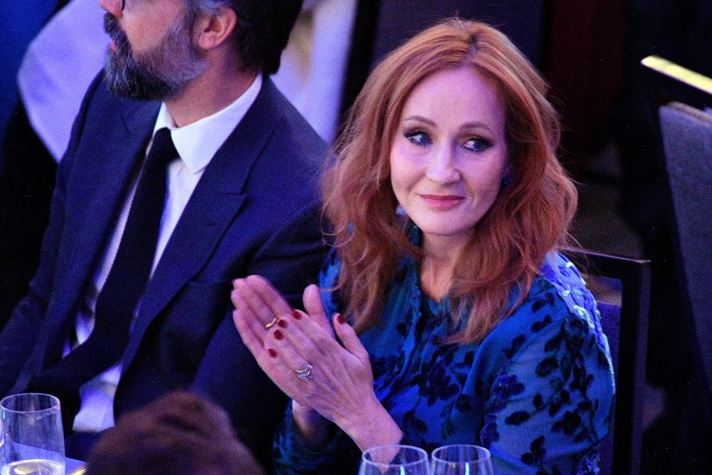 JK Rowling: «Ταπώνει» τον Putin αφού την χρησιμοποίησε ως απόδειξη της «κουλτούρας ακύρωσης» της Δύσης