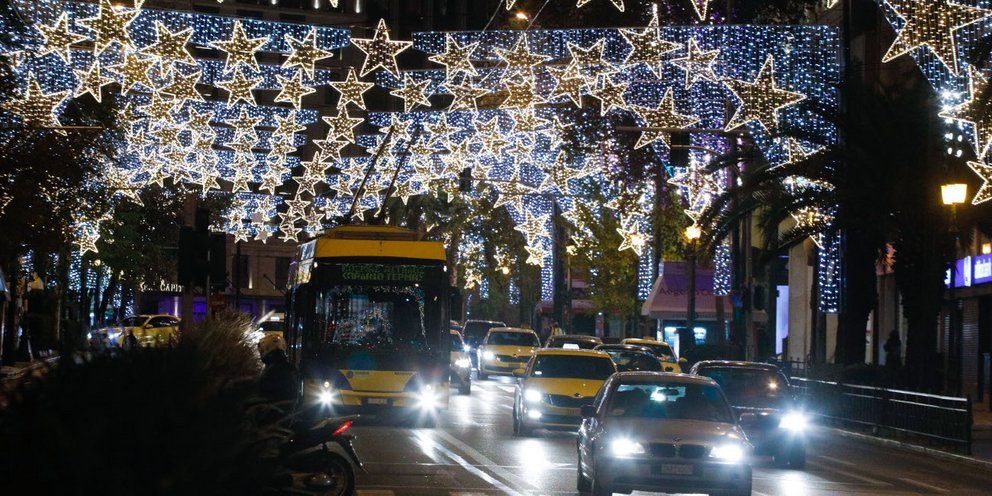 Νέα μέτρα συζητά η κυβέρνηση: Στο τραπέζι και το lockdown στους ανεμβολίαστους – Πώς θα κάνουμε Χριστούγεννα φέτος