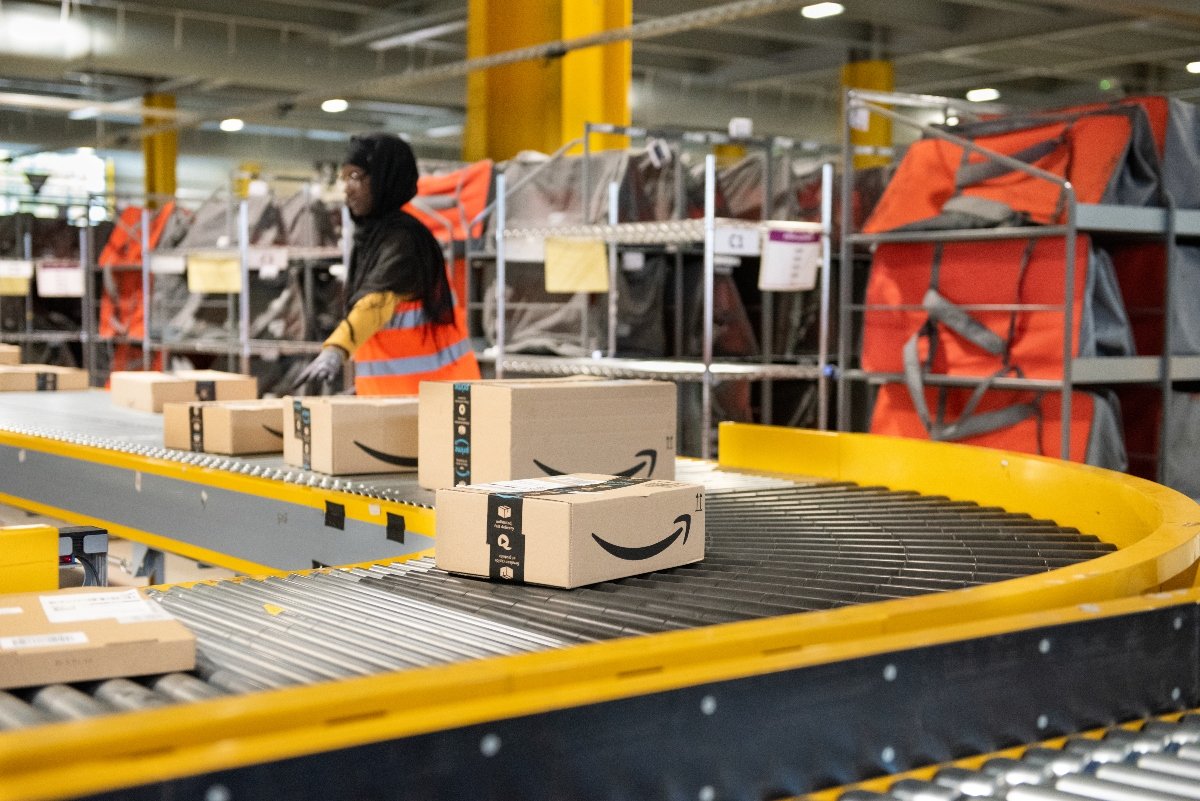 Τα πλαστικά απορρίμματα της Amazon αυξήθηκαν κατά 1/3 εν μέσω πανδημίας, σύμφωνα με έκθεση