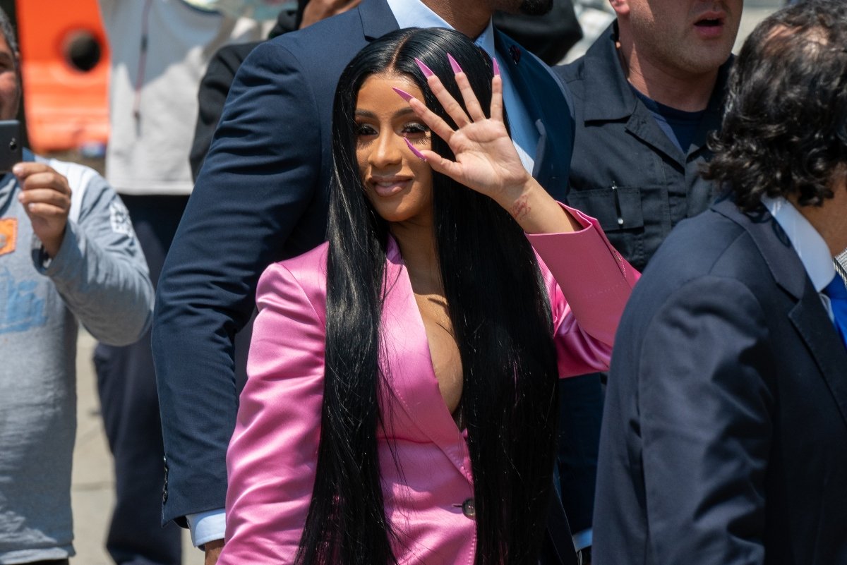 Cardi B: Έβρισε τους θαυμαστές της και έκλεισε τον λογαριασμό της σε Twitter και Instagram – «Γαμ@@νοι βλάκες»