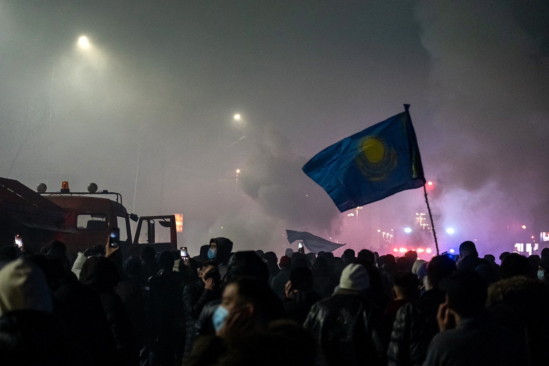 Καζακστάν: Έκρυθμη η κατάσταση- Εντολή για πυρ κατά βούληση στο στρατό