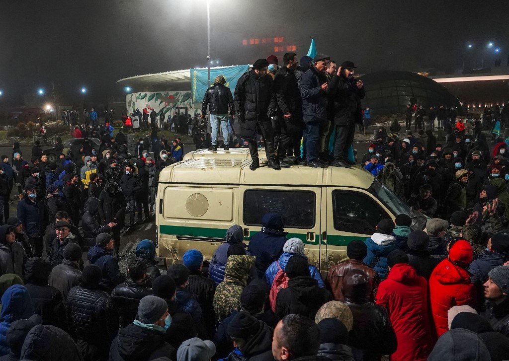 Καζακστάν: Περισσότερες από 5.000 οι συλλήψεις – Φόβοι για απώλειες μεταξύ των πολιτών μετά την εντολή Tokayev