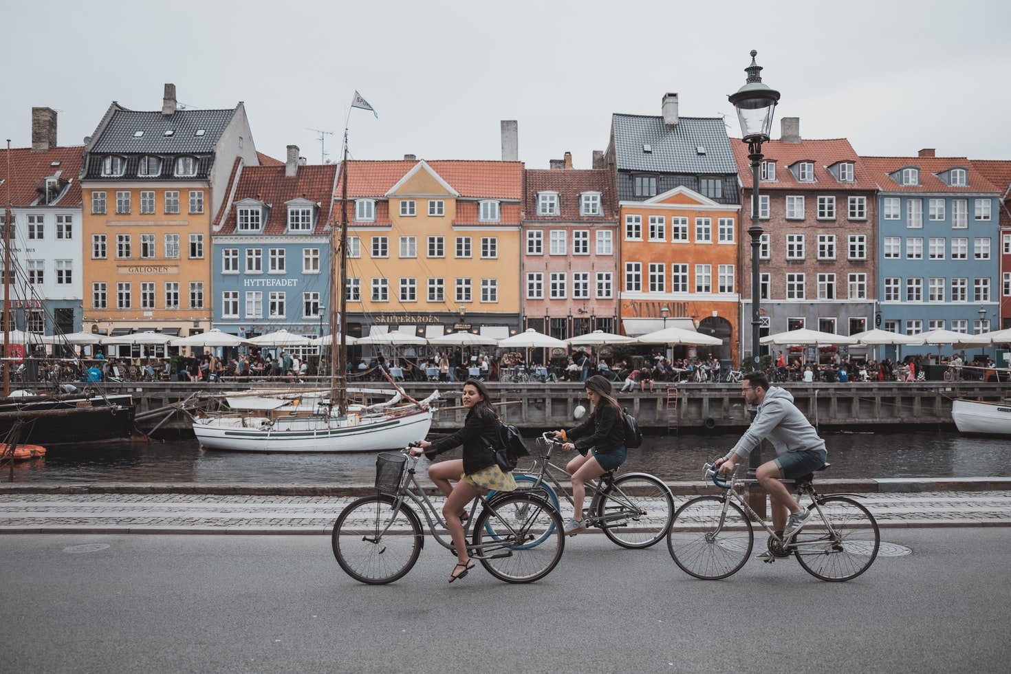 Δανία: Βάζει τέλος στους περιορισμούς για τη πανδημία – «Δεν πρέπει πλέον να θεωρείται απειλή»