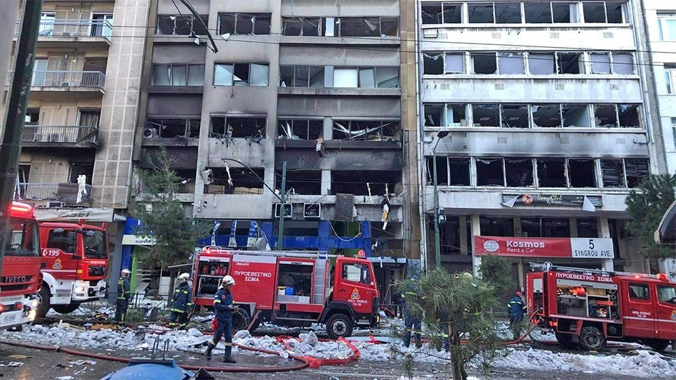 Ισχυρή έκρηξη και φωτιά σε κτίριο στη λεωφόρο Συγγρού – Ακούστηκε μέχρι Καρέα και Ηλιούπολη
