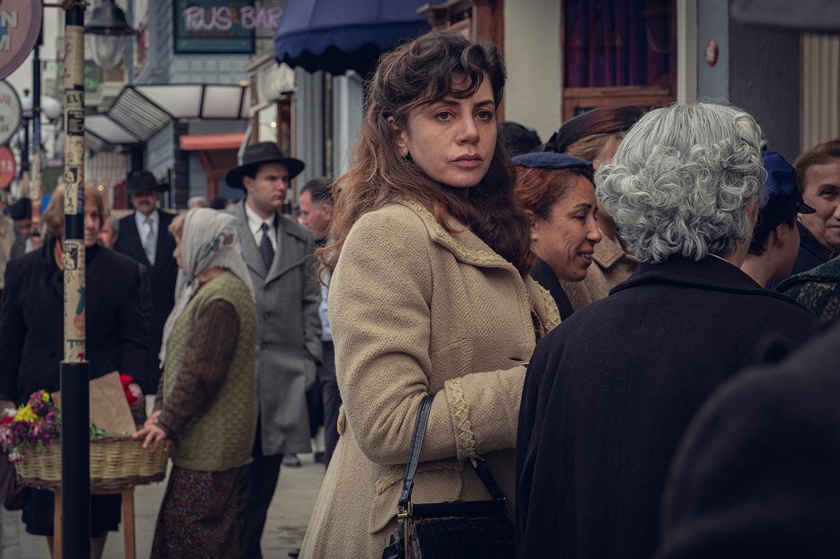 The Club: Η σειρά του Netflix που αφηγείται τον διωγμό των Εβραίων της Πόλης και προβάλλει το ιστορικό υπόβαθρό της