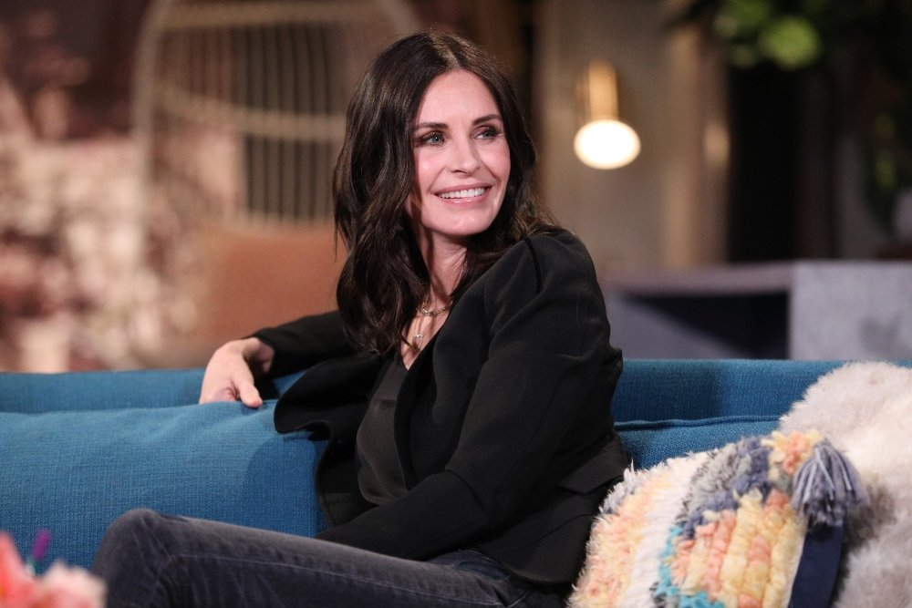 Courteney Cox: Παραδέχεται ότι οι αισθητικές επεμβάσεις άλλαξαν το πρόσωπό της- «Κυνηγούσα τη νεανικότητα»