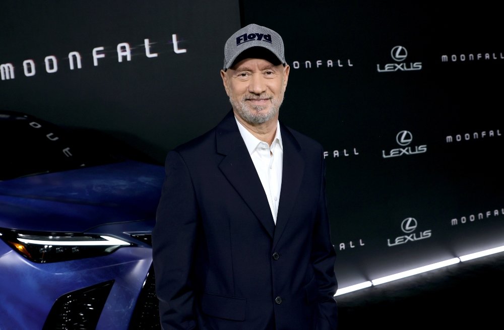 Roland Emmerich: Ο θρυλικός σκηνοθέτης τάσσεται κατά της Marvel – «Οι ταινίες υπερηρώων καταστρέφουν τη βιομηχανία»