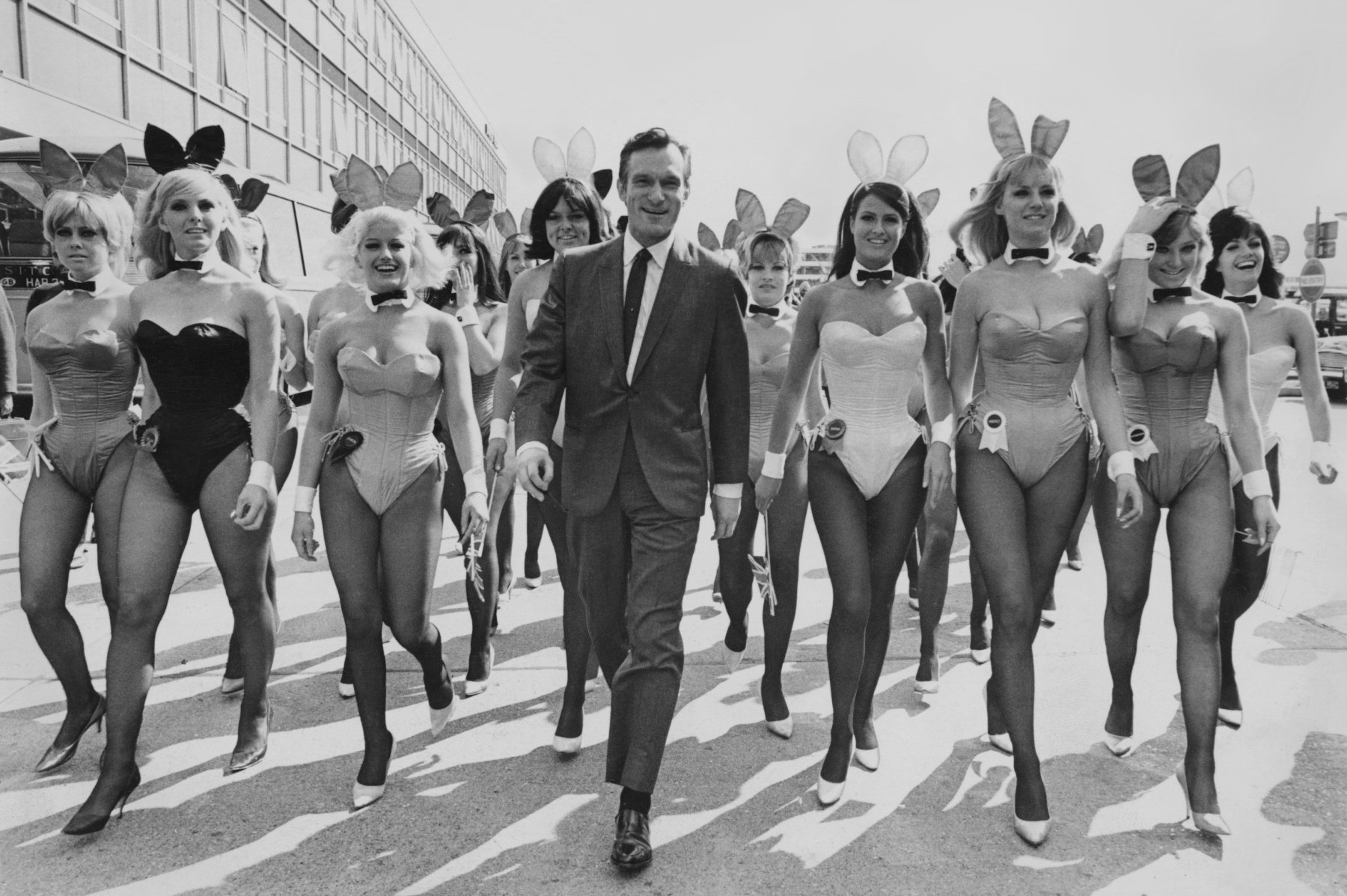 Hugh Hefner: Επιστολή προς υπεράσπιση του από πρώην «κουνελάκια» του Playboy