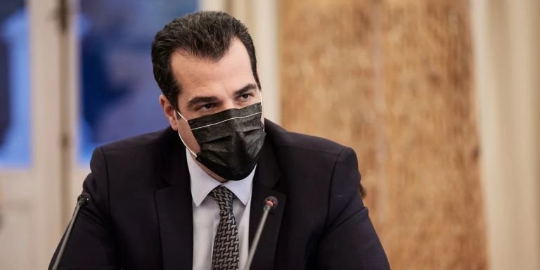 Θάνος Πλεύρης: Μέχρι τα μέσα Μαρτίου θα έχουν αρθεί όλα τα μέτρα – Καμπανάκι από τους ειδικούς για το φθινόπωρο