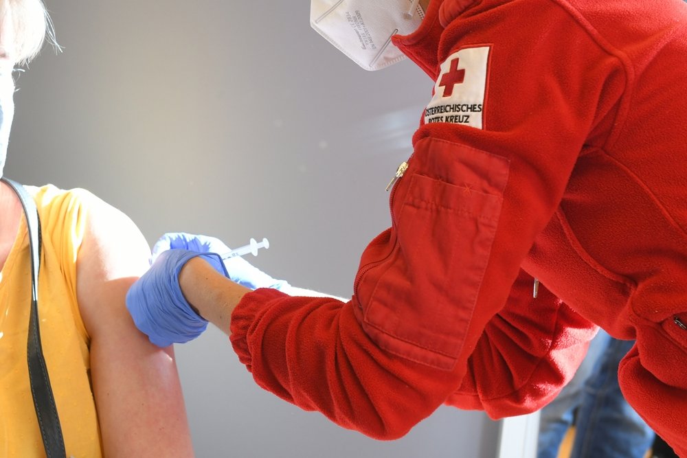 Αυστρία: Κατατέθηκε η πρώτη αίτηση για την αντισυνταγματικότητα του υποχρεωτικού εμβολιασμού