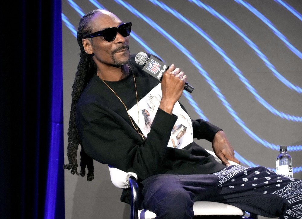 Ο Snoop Dogg ανακοίνωσε ότι κόβει το κάπνισμα κι όλο το ίντερνετ αναρωτιέται τι συμβαίνει