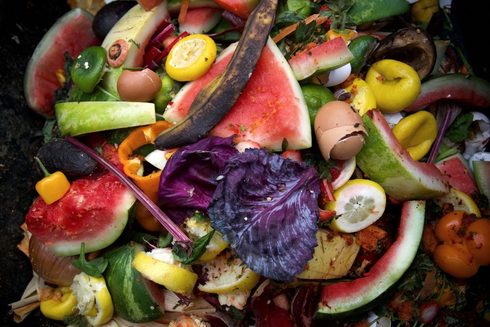 Πώς η αξιοποίηση των «πεταμένων» τροφίμων μπορεί να βοηθήσει στην κλιματική αλλαγή