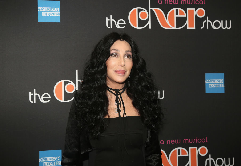 Cher: Προσκαλεί μέσω Twitter τους Ουκρανούς πρόσφυγες να μείνουν στο σπίτι της