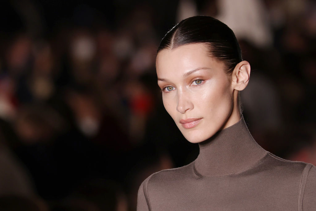 Bella Hadid: Παραδέχεται ότι έκανε πλαστική στη μύτη – «Aισθανόμουν άσχημη και αδιάφορη»