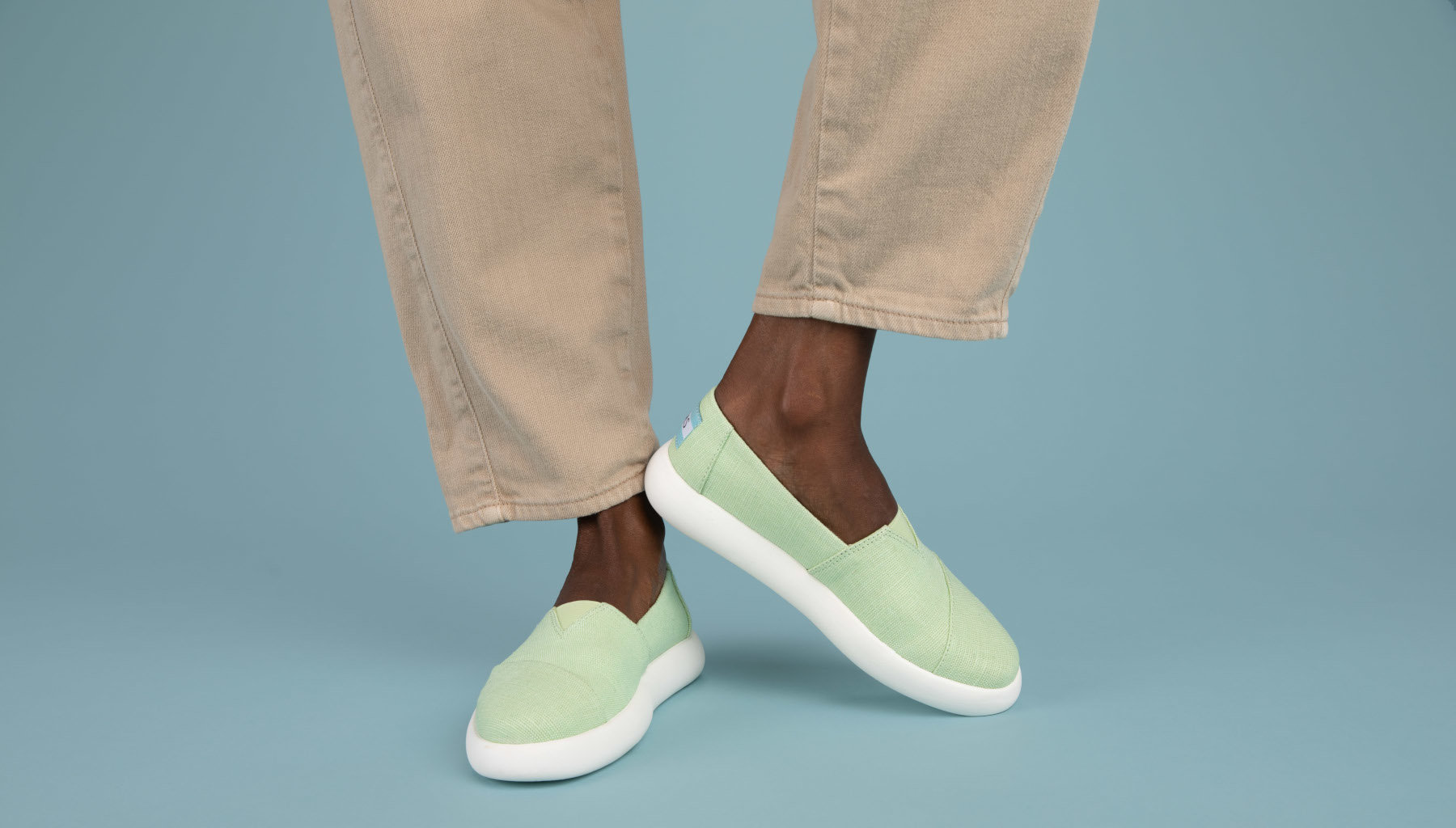 Η TOMS παρουσιάζει το Mallow, το πιο light sneaker που θα φοράς την άνοιξη και το καλοκαίρι