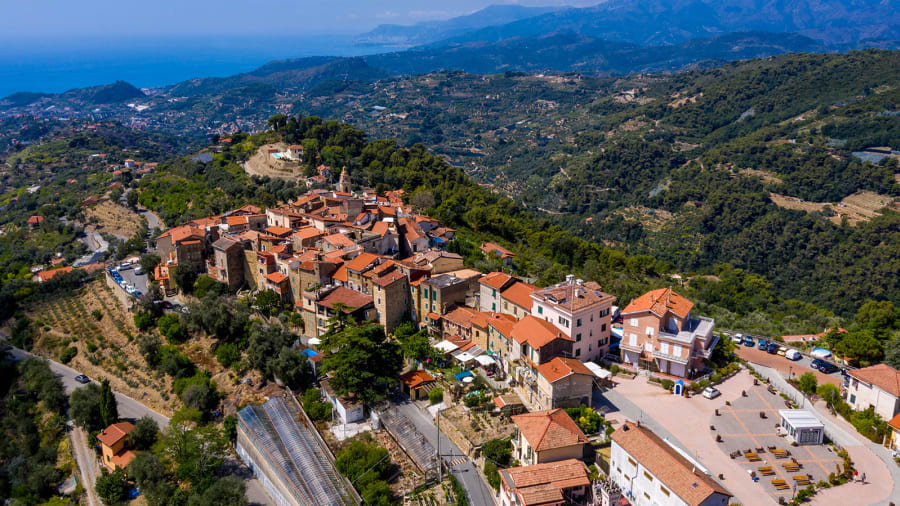 Seborga: Το γραφικό ιταλικό χωριό μόλις 300 κατοίκων που ζητά να αυτονομηθεί