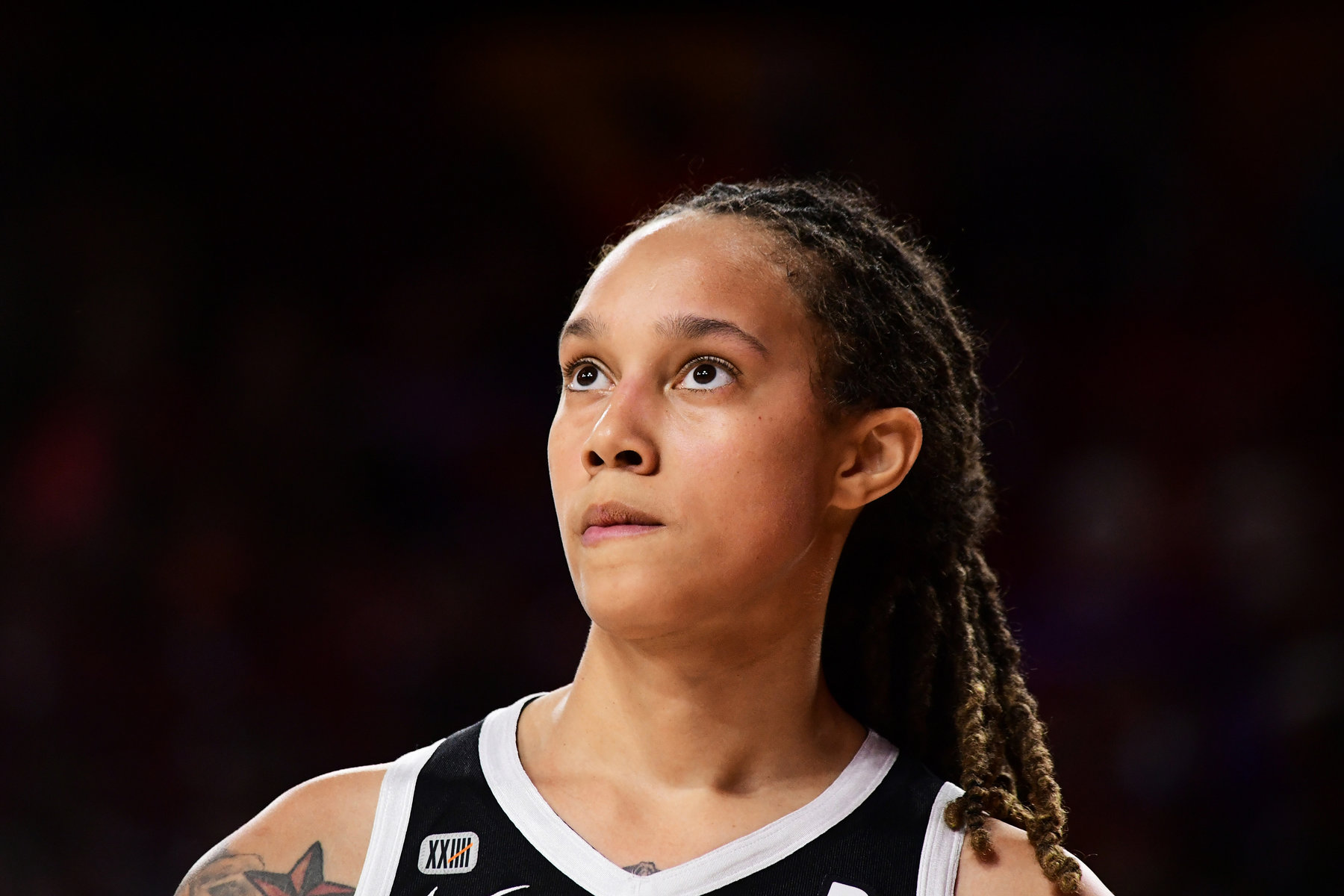 Brittney Griner: Αιχμάλωτη σε ρώσικες φυλακές η Αμερικανίδα μπασκετμπολίστρια – Αγώνας για να ελευθερωθεί