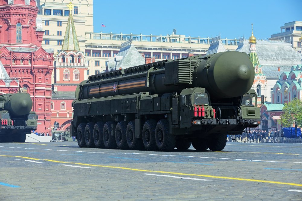 Ρωσία: «Δικαιούμαστε να χρησιμοποιήσουμε πυρηνικά όπλα» – Τι υποστηρίζει ο Dmitry Medvedev