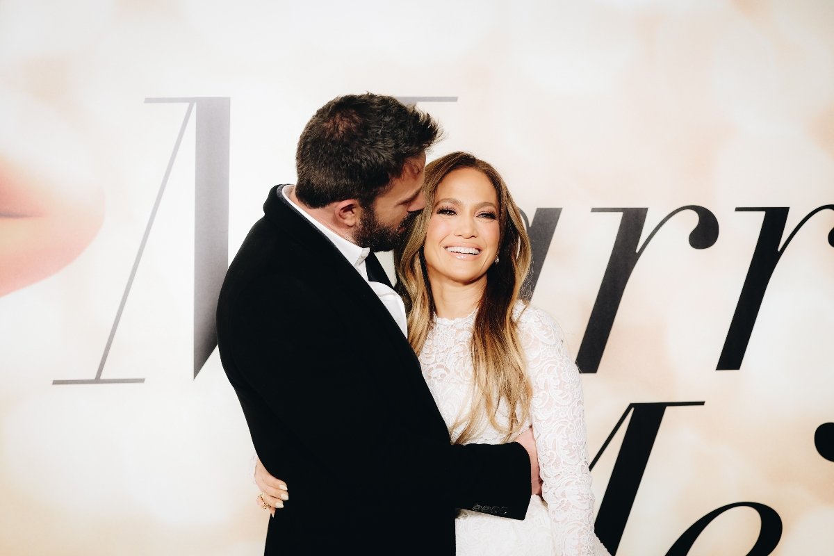 Η Jennifer Lopez φοβόταν μην μείνει στο ράφι και πίεσε τον Affleck για τον γάμο