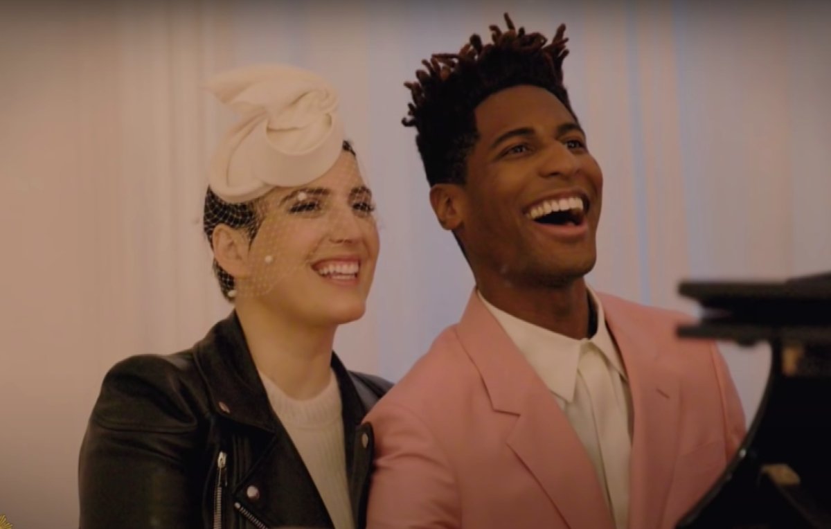 Jon Batiste: Η συγκινητική ιστορία του καλλιτέχνη των 5 Grammy – Η γυναίκα του έχει λευχαιμία, παντρεύτηκαν πριν κάνει μεταμόσχευση μυελού των οστών